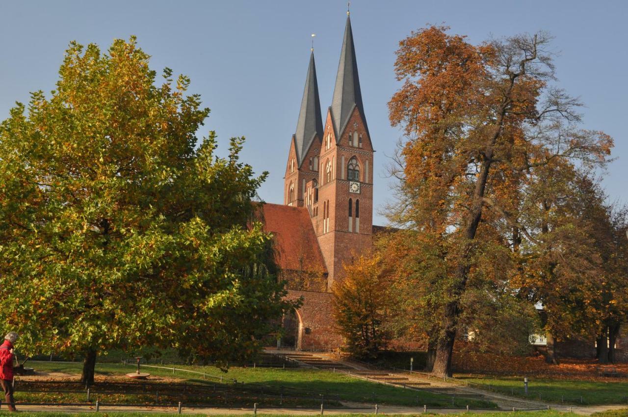 Kulturfreizeiten Ferienwohnungen Neuruppin Zewnętrze zdjęcie